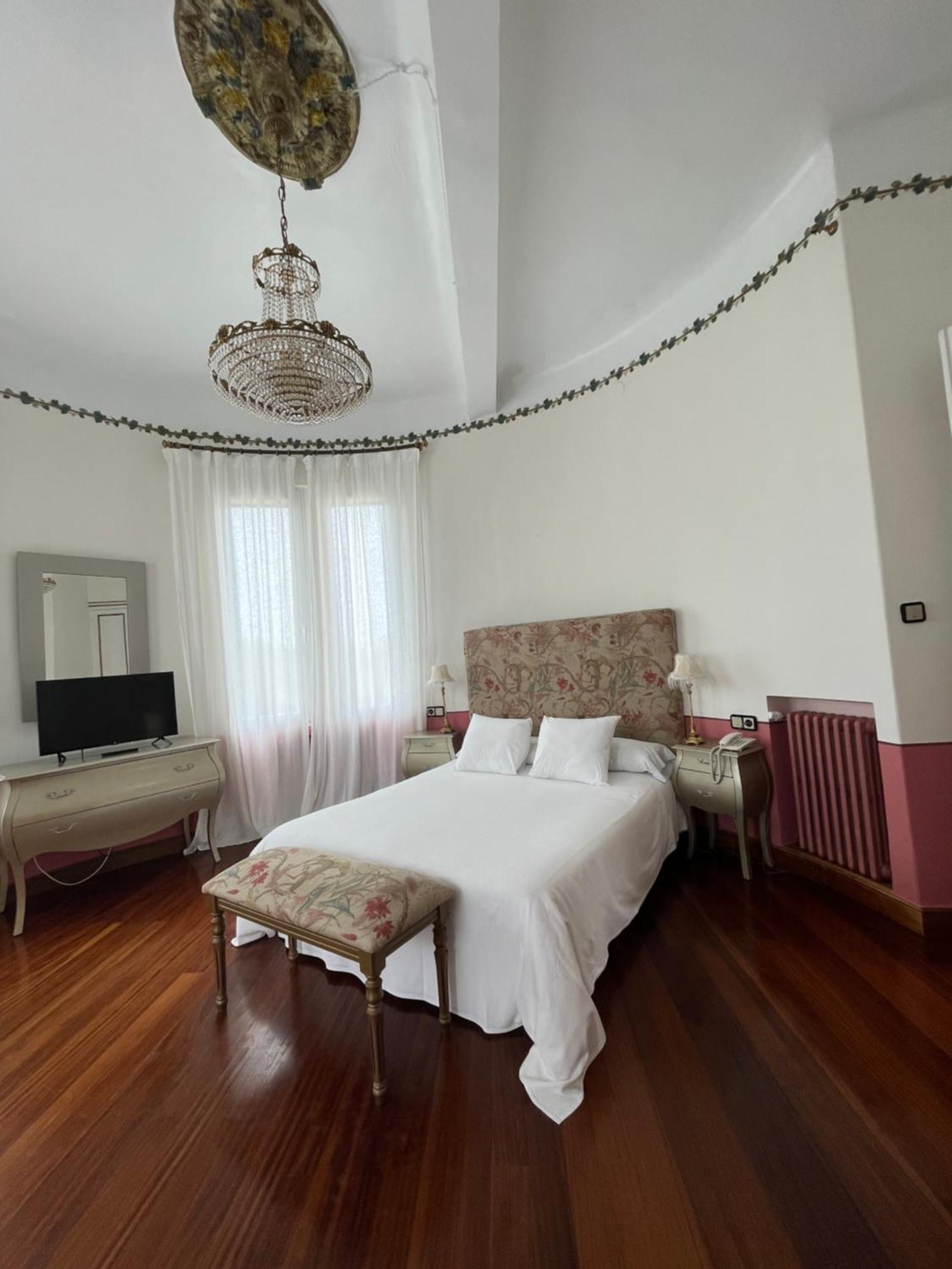Hotel Palacete Penalba Castropol Exterior photo